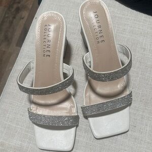 Journee Collection Women's heels